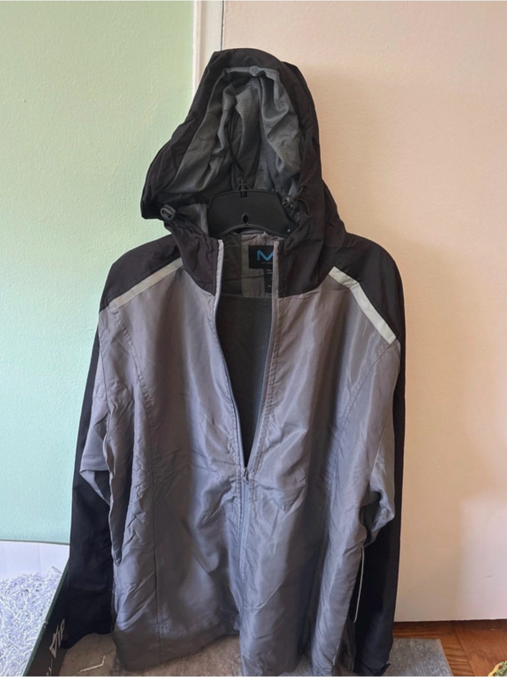 NWT Men's Gray and Black Hooded Jacket - Lightweight Windbreaker, size L